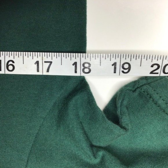 Nike Oregon Ducks Sz. Small Green Tee w/ O & Wings - Picture 3 of 5